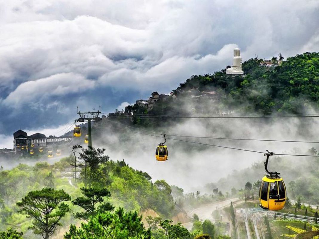 Why Ba Na cable car has achieved many Guinness records?