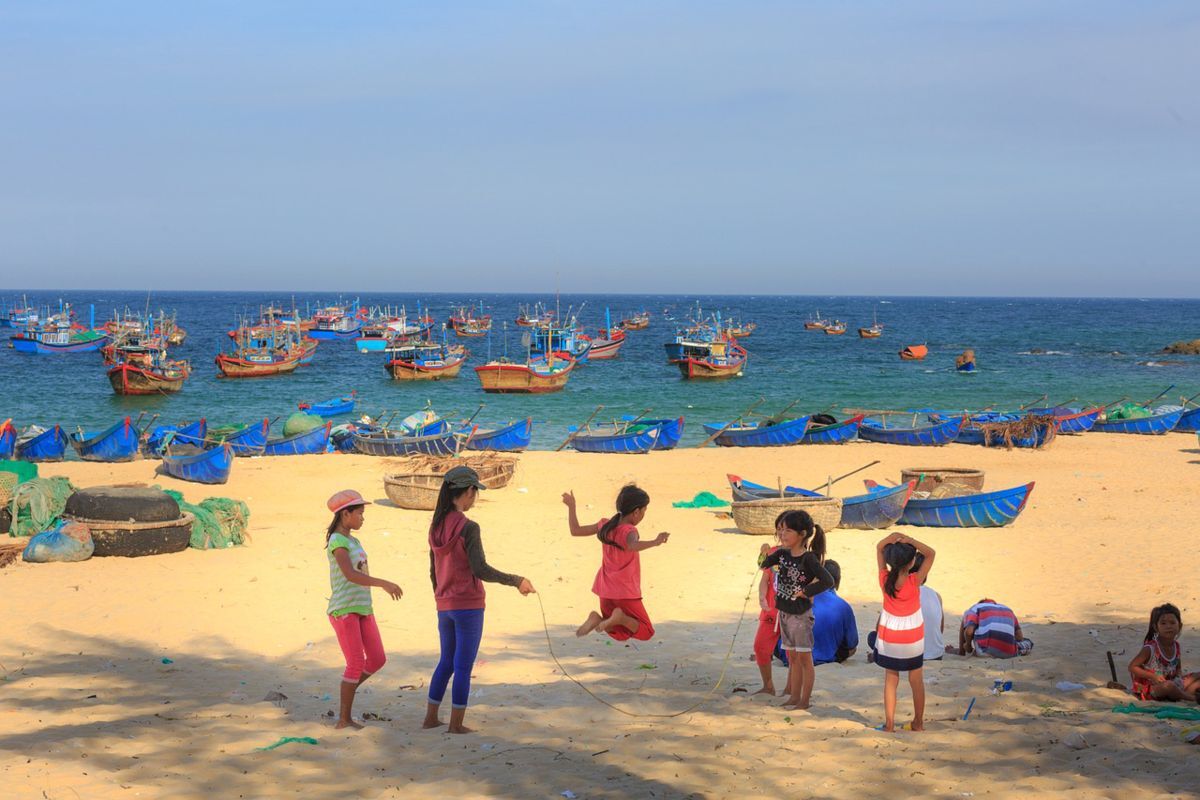 Capture the serene beauty of Dak Lak’s coastal gem