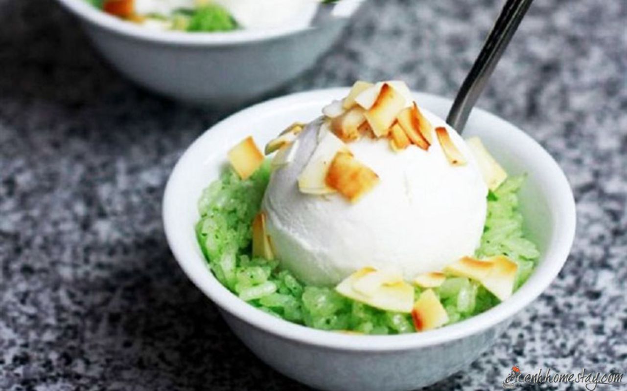 Ice cream mixing with sticky Rice - “Kem Xôi”