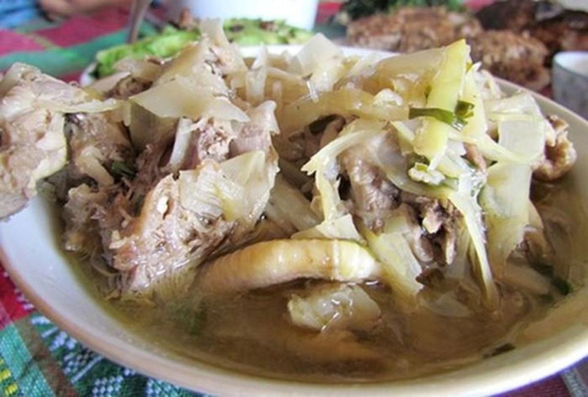Photograph the vibrant allure of Mai Chau’s food scene