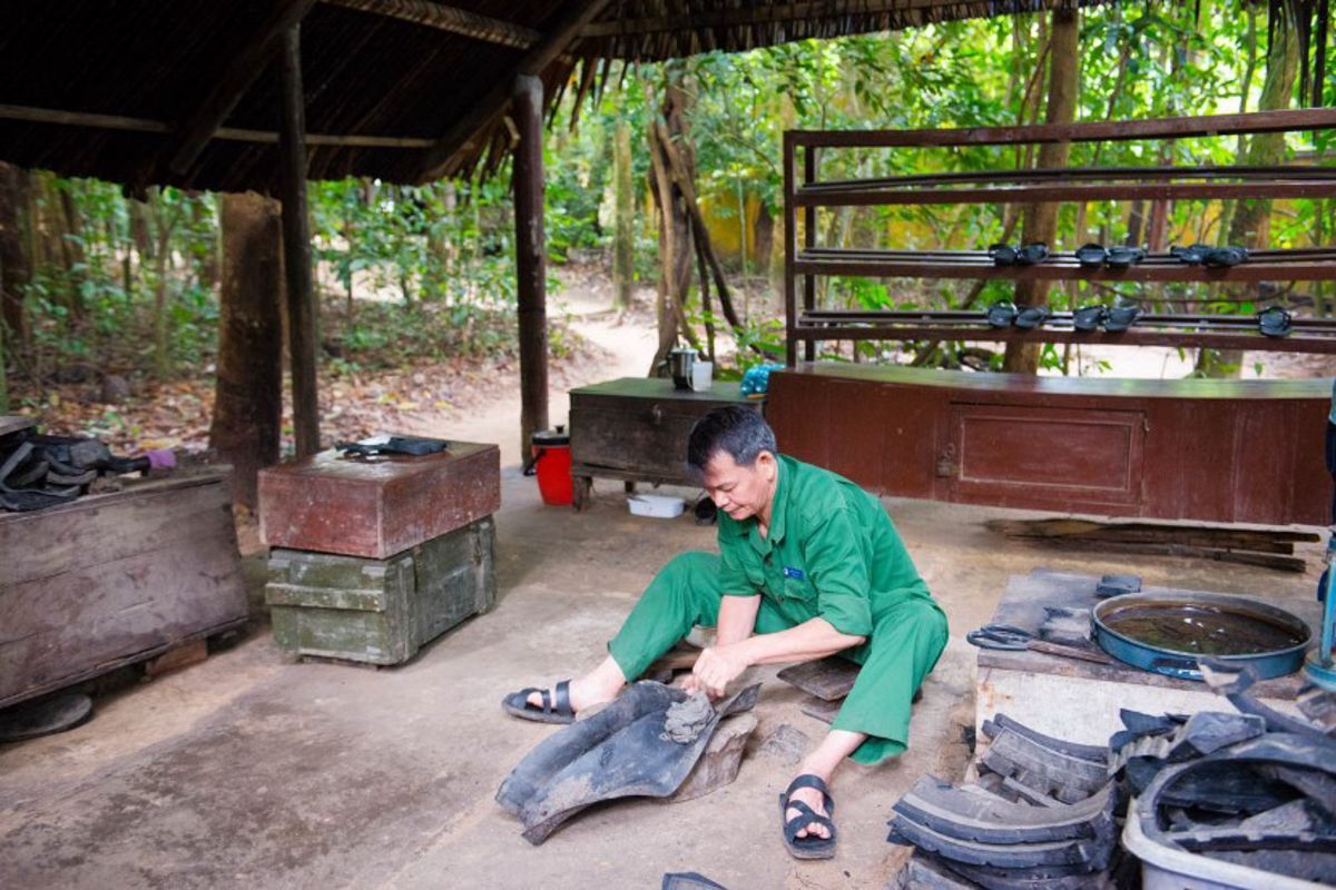 What are the best things to do at Cu Chi Tunnels?
