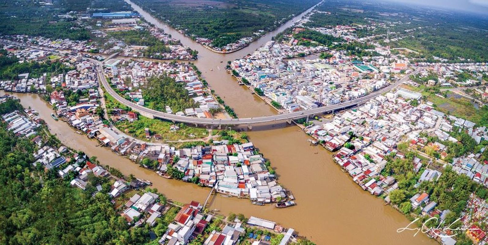 Capture the vibrant energy of Hau Giang’s river commerce