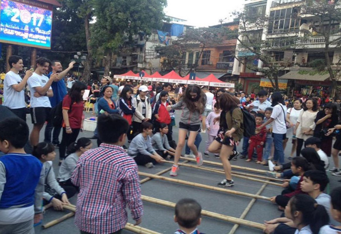 Learn Hanoi’s cultural heritage with expert insights