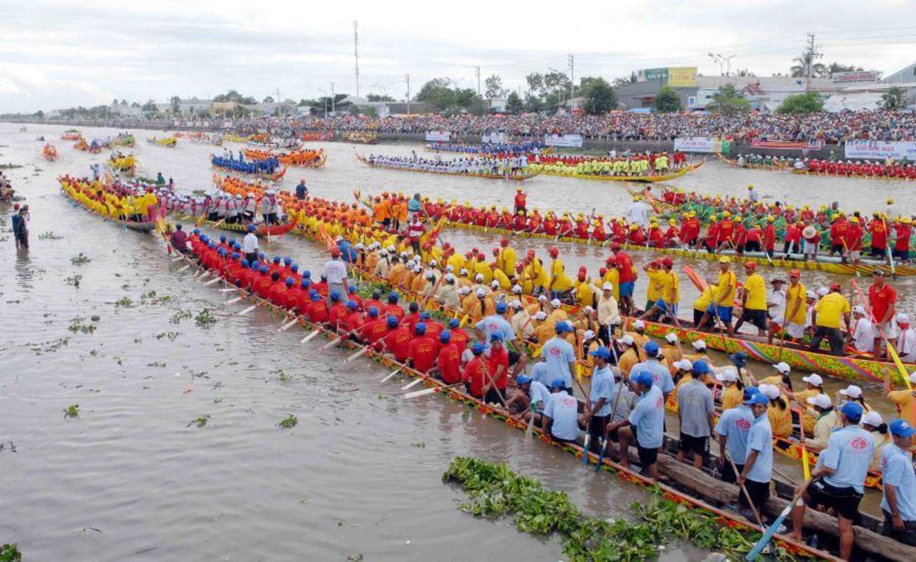 Capture the dynamic energy of Soc Trang’s cultural celebration