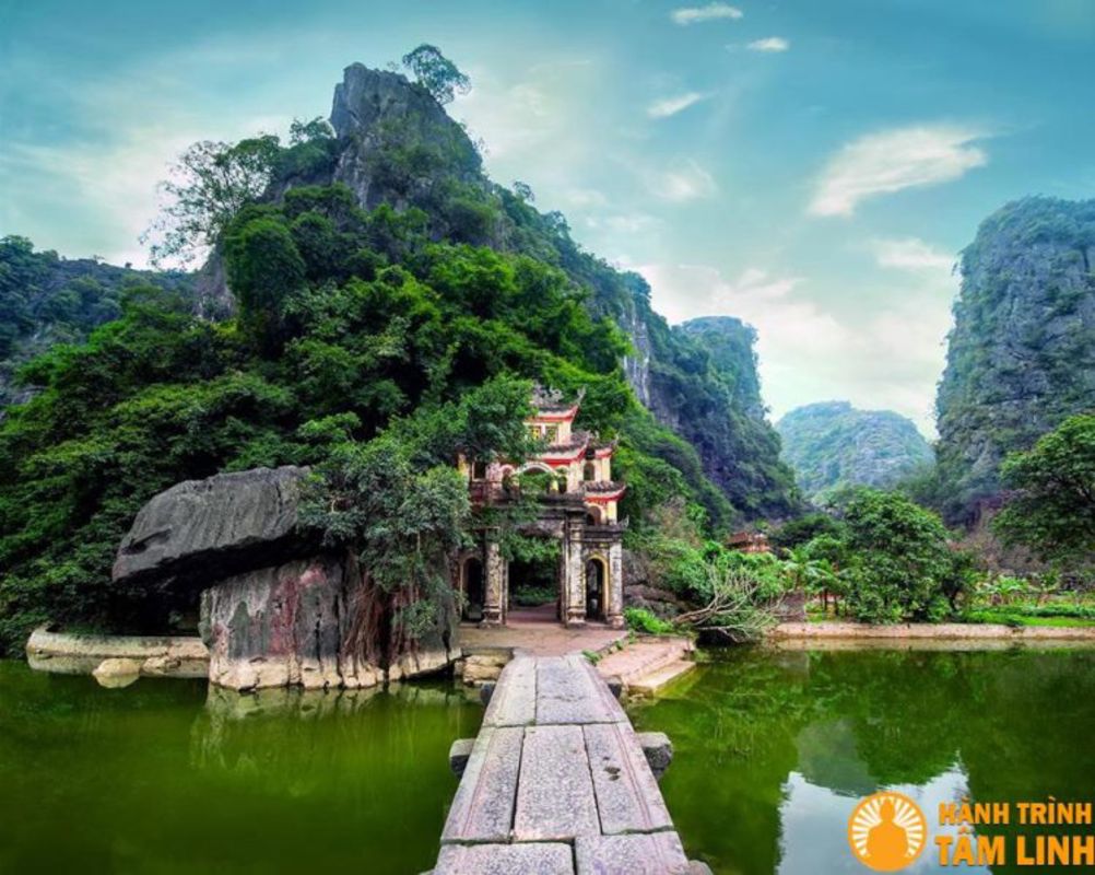 Start your Ninh Binh Travel with serene vistas