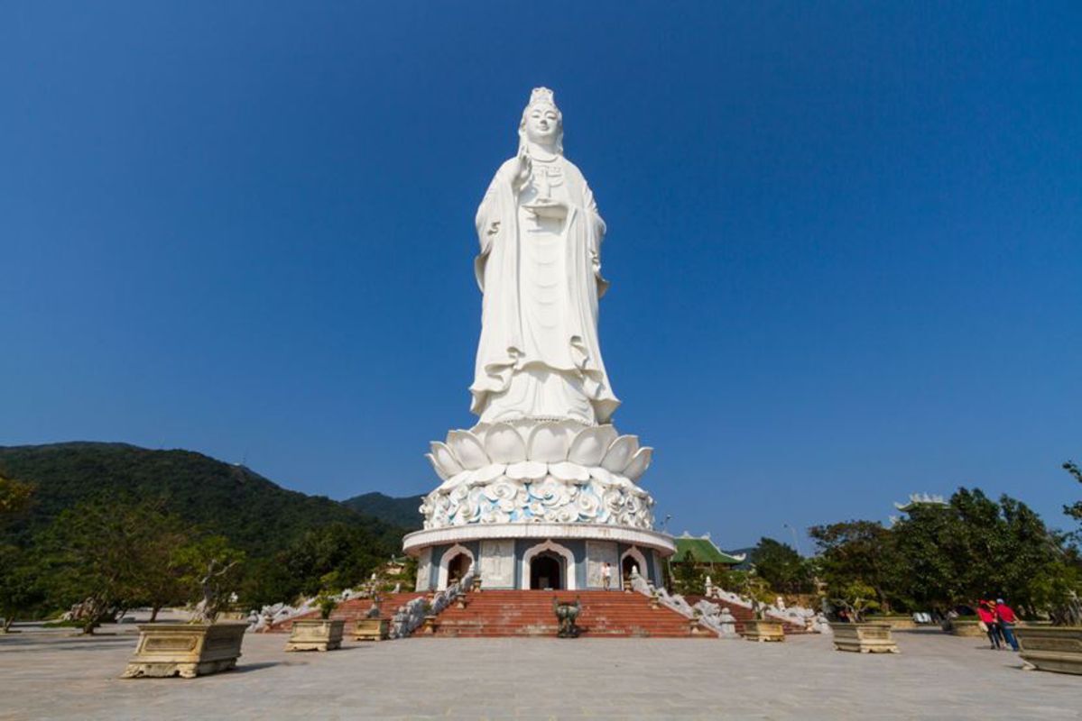 Learn Da Nang’s spiritual heritage with expert insights