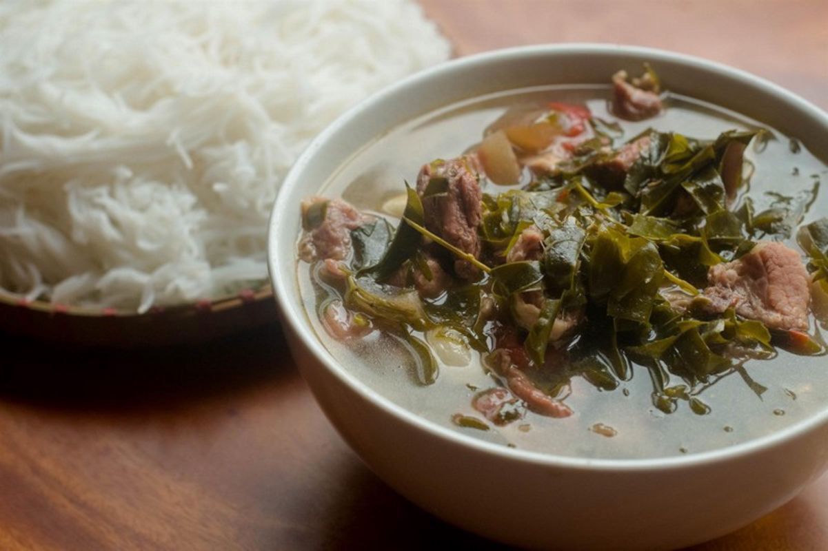 Buffalo cooked with Lom leaves - "Thit trâu lá lồm"