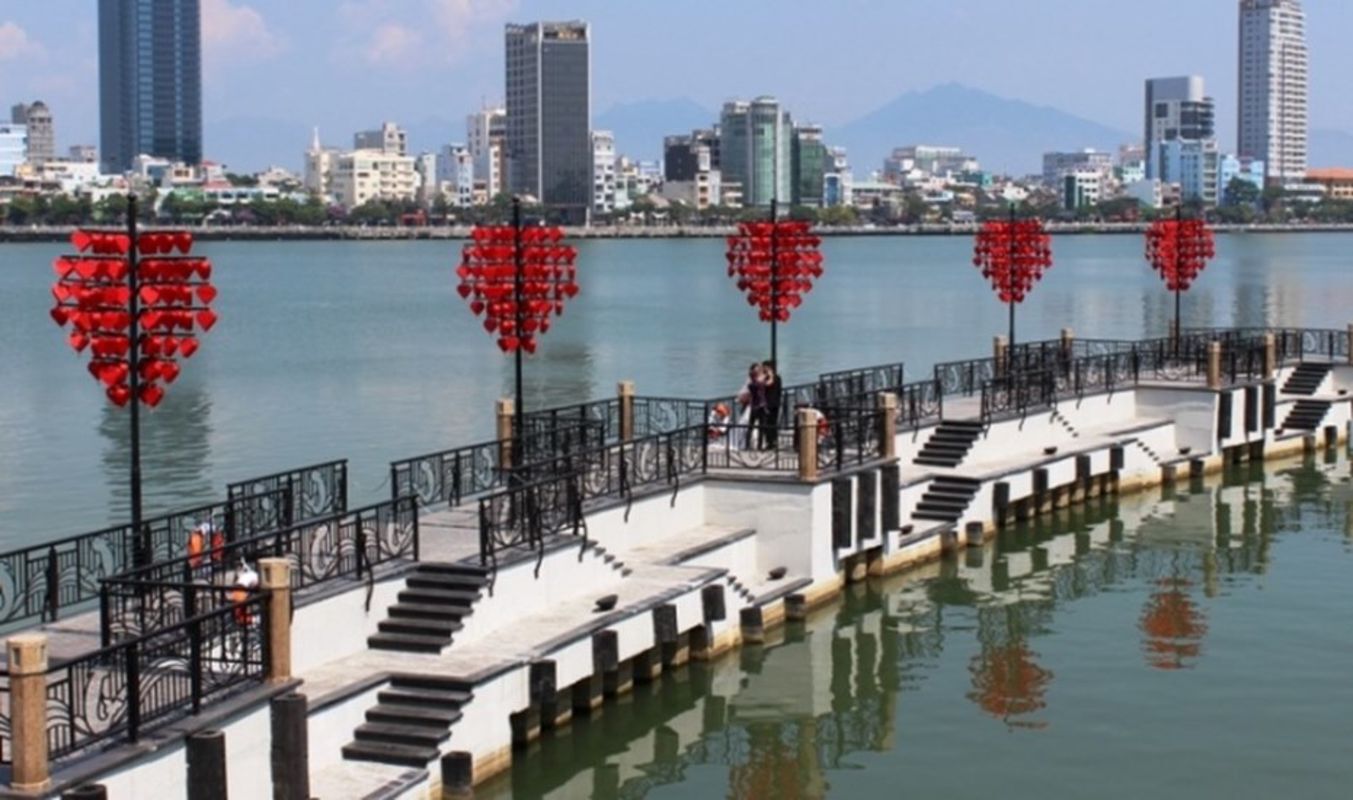 Start your Da Nang Travel with serene vistas