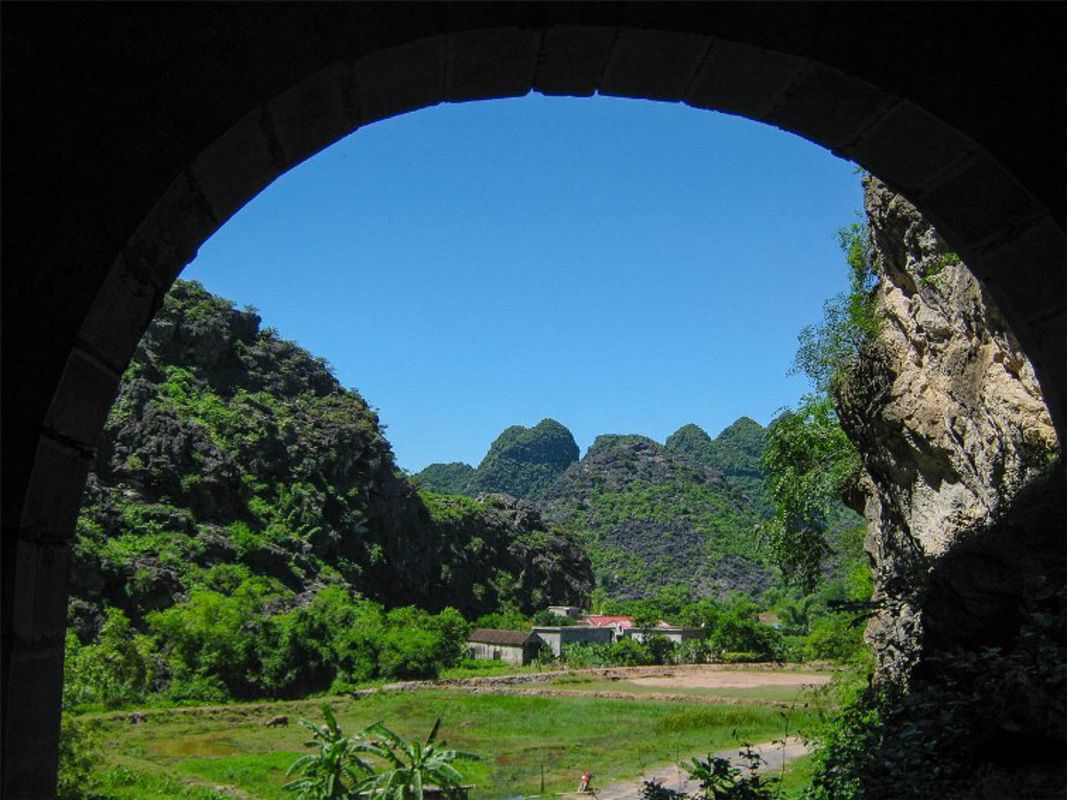 Capture the serene beauty of Ninh Binh’s countryside gem