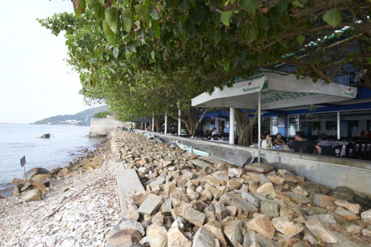 Capture the savory essence of Vung Tau’s coastal cuisine