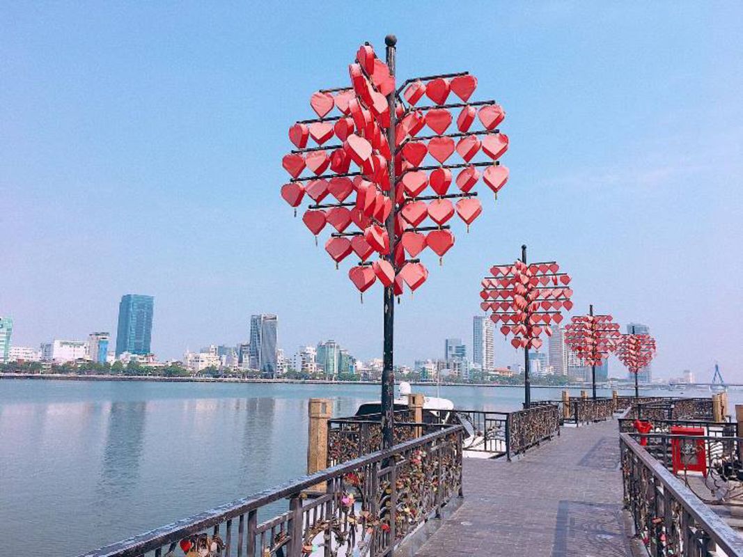 Capture the romantic beauty of Da Nang’s iconic gem