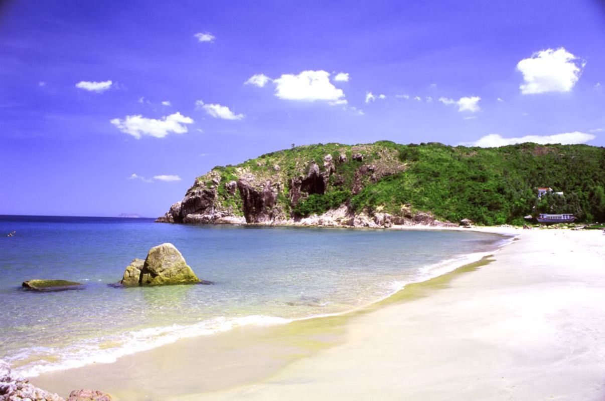 Bai Bau Beach - Start your Quy Nhon Travel with scenic vistas