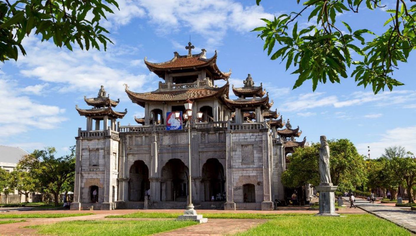 Capture the architectural beauty of Ninh Binh’s cultural gem