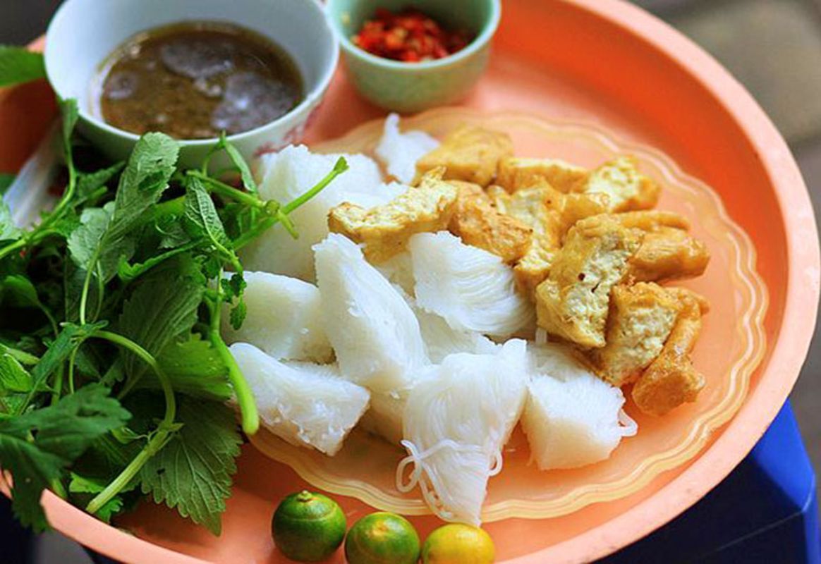 Dive into the authentic taste of Hanoi Travel