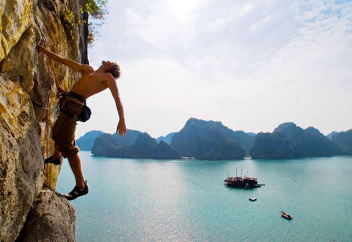 Dive into the thrilling charm of Cat Ba Travel