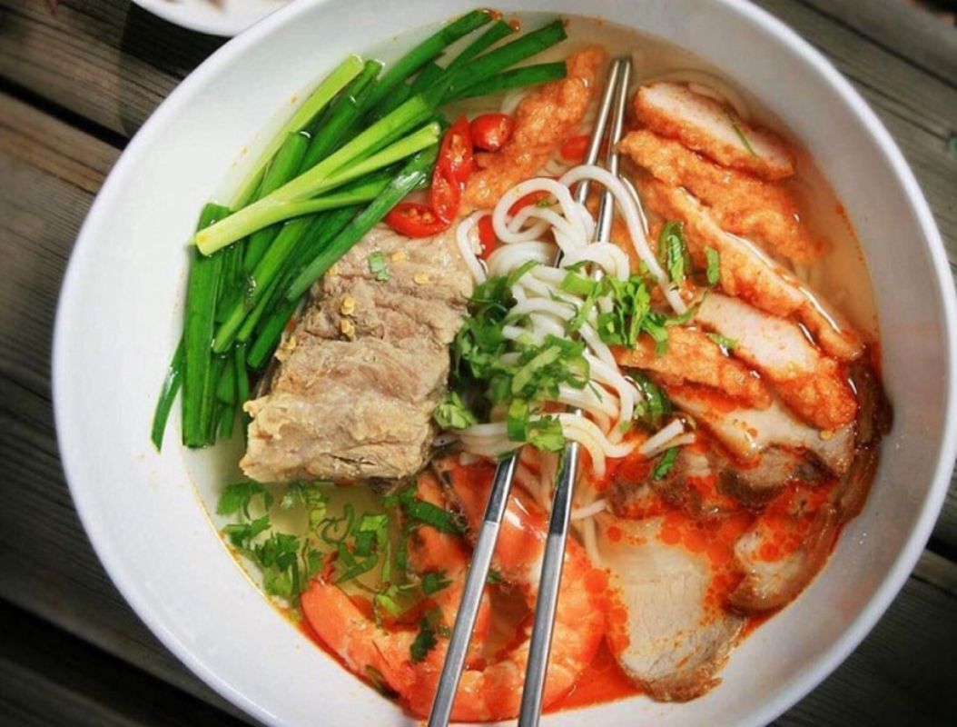 Tamarind broth with rice noodle "Bún gỏi già"
