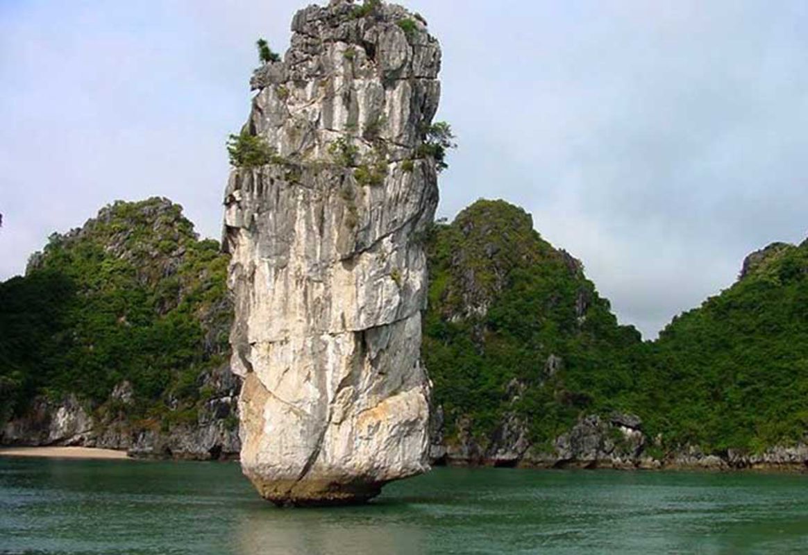 Experience Bai Tu Long Tours with sustainable adventures