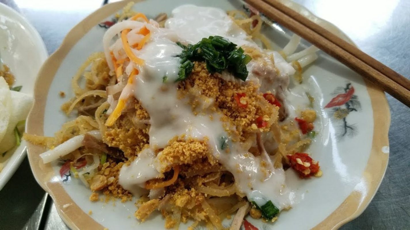 Vietnamese Noodles in Coconut Cream - “Bánh tầm bì”